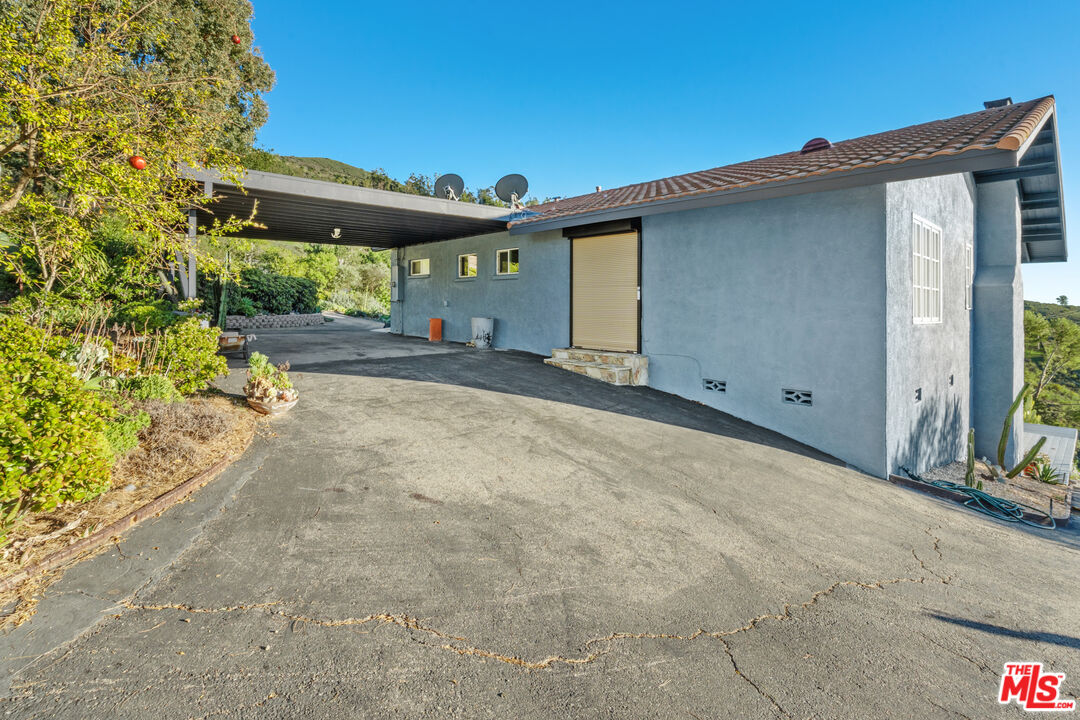9402 Houston Road Malibu, CA 90265 - Photo 28 of 28