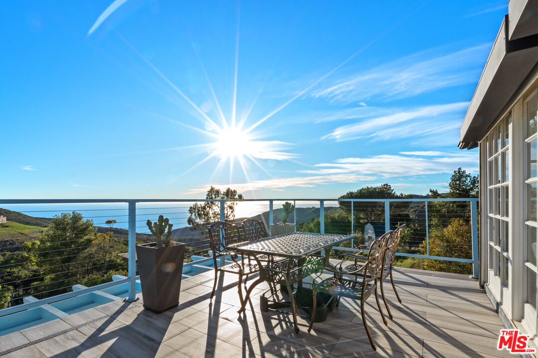 9402 Houston Road Malibu, CA 90265 - Photo 3 of 30