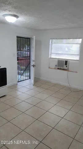 $950 | 1599 West 30th Street, Unit 3, Jacksonville, FL 32209