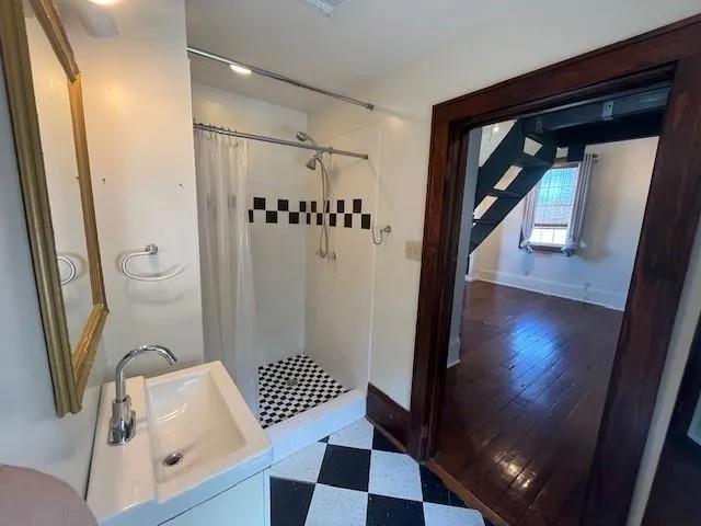 $1,375 | 4807 Magazine Street, New Orleans, LA 70115