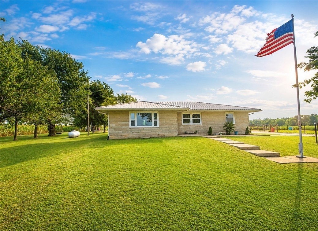 11764 Jacobs Road Macon, IL 62544 - Photo 1 of 42 Gallery Image 1