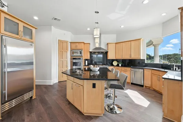 $2,000,000 | 811 Noble Champions Way, Bartonville, TX 76226
