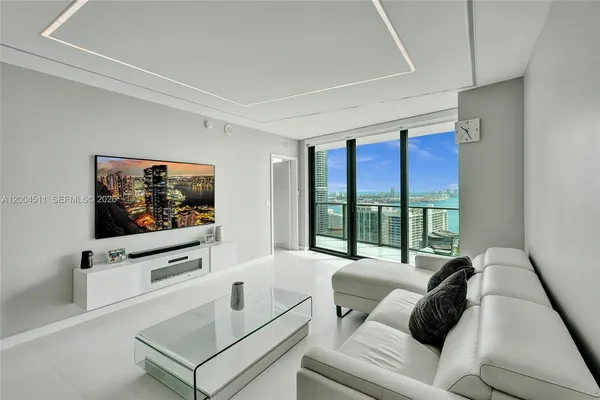 $4,900 | 1300 South Miami Avenue, Unit 4503, Miami, FL 33130