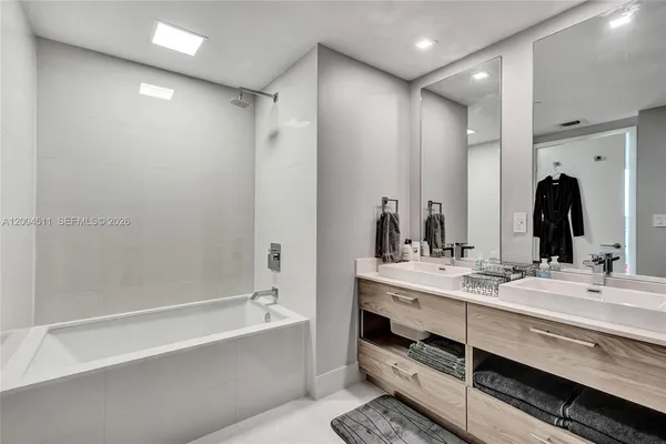 $4,900 | 1300 South Miami Avenue, Unit 4503, Miami, FL 33130