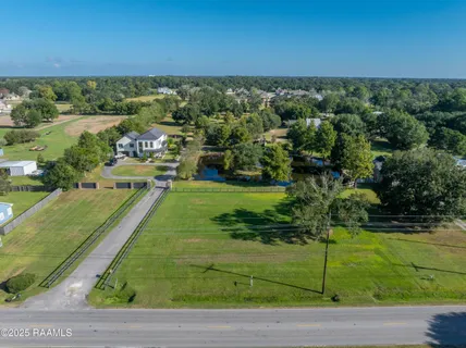 $177,000 | 2300 East Milton Avenue, Youngsville, LA 70592