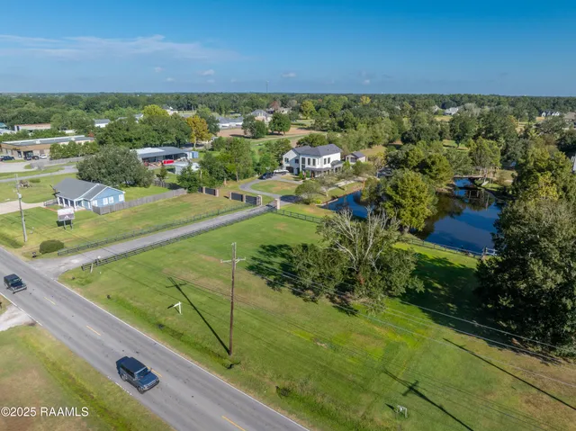 $177,000 | 2300 East Milton Avenue, Youngsville, LA 70592