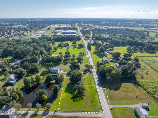 $177,000 | 2300 East Milton Avenue, Youngsville, LA 70592