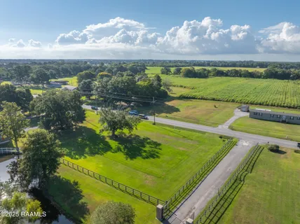 $177,000 | 2300 East Milton Avenue, Youngsville, LA 70592