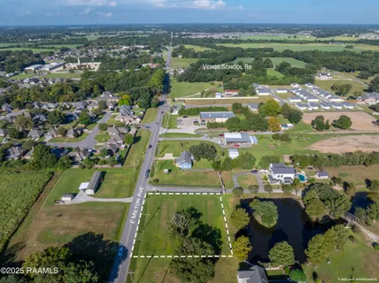 $177,000 | 2300 East Milton Avenue, Youngsville, LA 70592