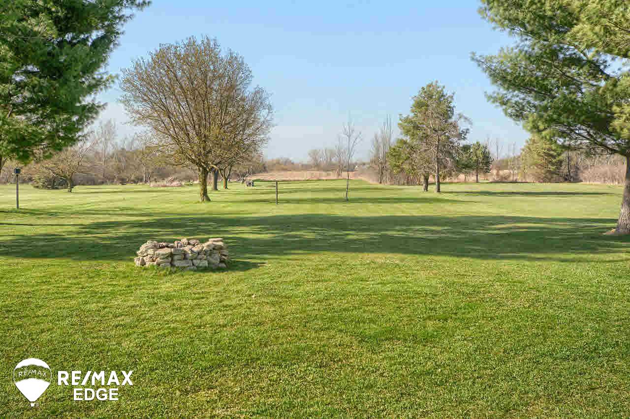 12141 Davison Road Davison, MI 48423 - Photo 7 of 27 21443241-6.JPG