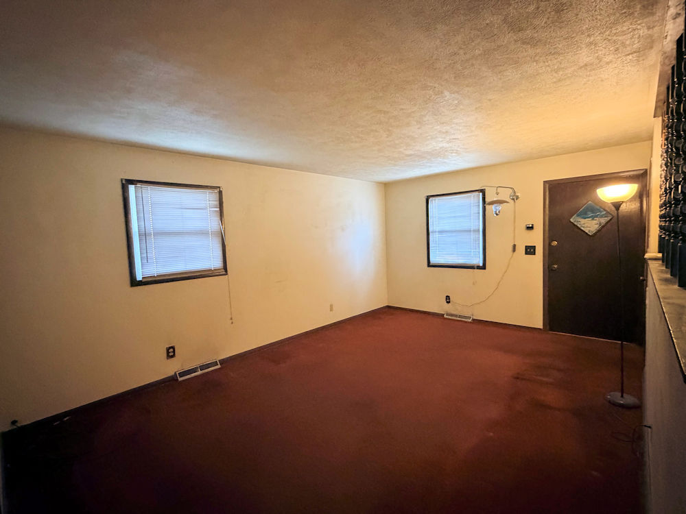 1020 Avenue East Rochelle, IL 61068 - Photo 2 of 8