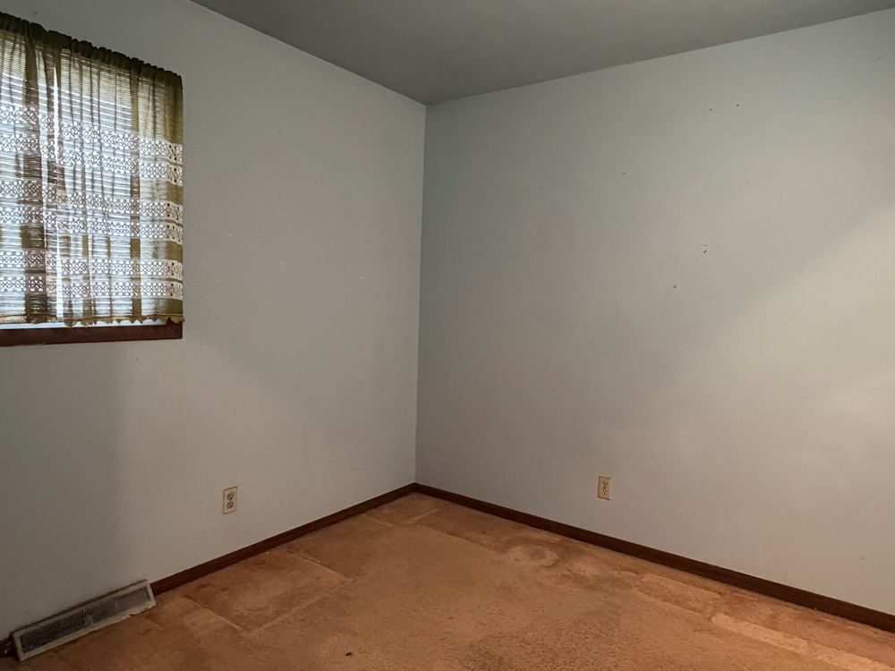 1020 Avenue East Rochelle, IL 61068 - Photo 5 of 8