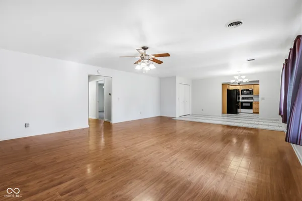$210,000 | 1711 Lafayette Avenue, Unit 11, Lebanon, IN 46052