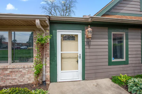 $210,000 | 1711 Lafayette Avenue, Unit 11, Lebanon, IN 46052