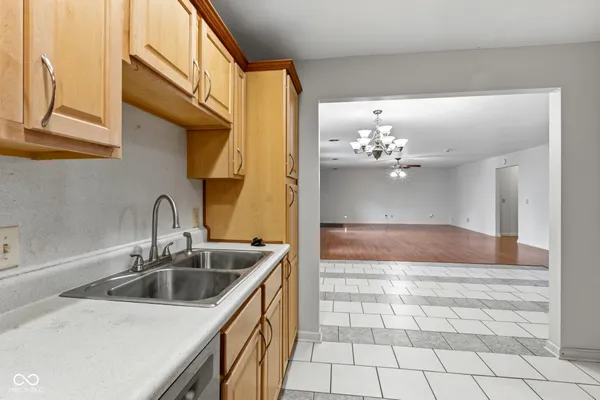 $210,000 | 1711 Lafayette Avenue, Unit 11, Lebanon, IN 46052