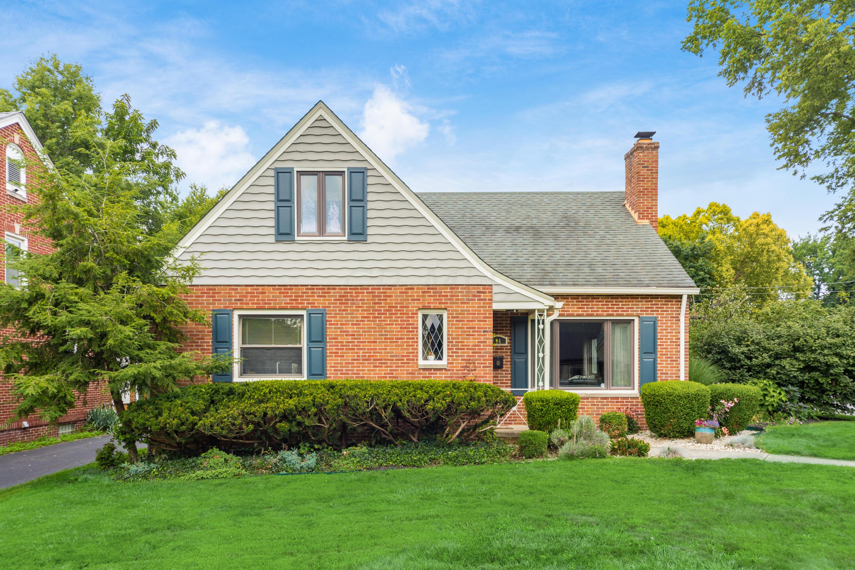 94 West Cooke Road Columbus, OH 43214 - Photo 2 of 43 003_d8d47650_Y W Cooke Rd-089