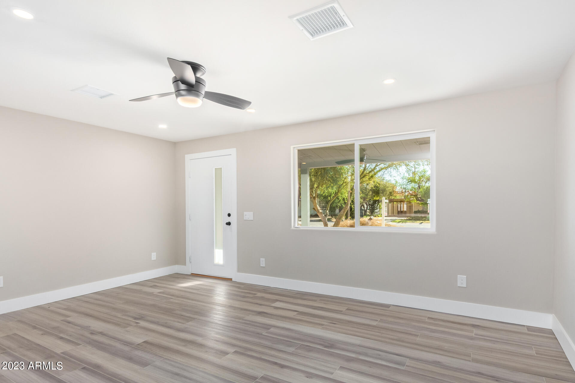2512 East Cheery Lynn Road Phoenix, AZ 85016 - Photo 7 of 34 0003-03-Cheery Lynn