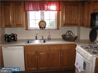2954 Kanes Road Willow Grove, PA 19090 - Photo 5 of 12 Gallery Image 5