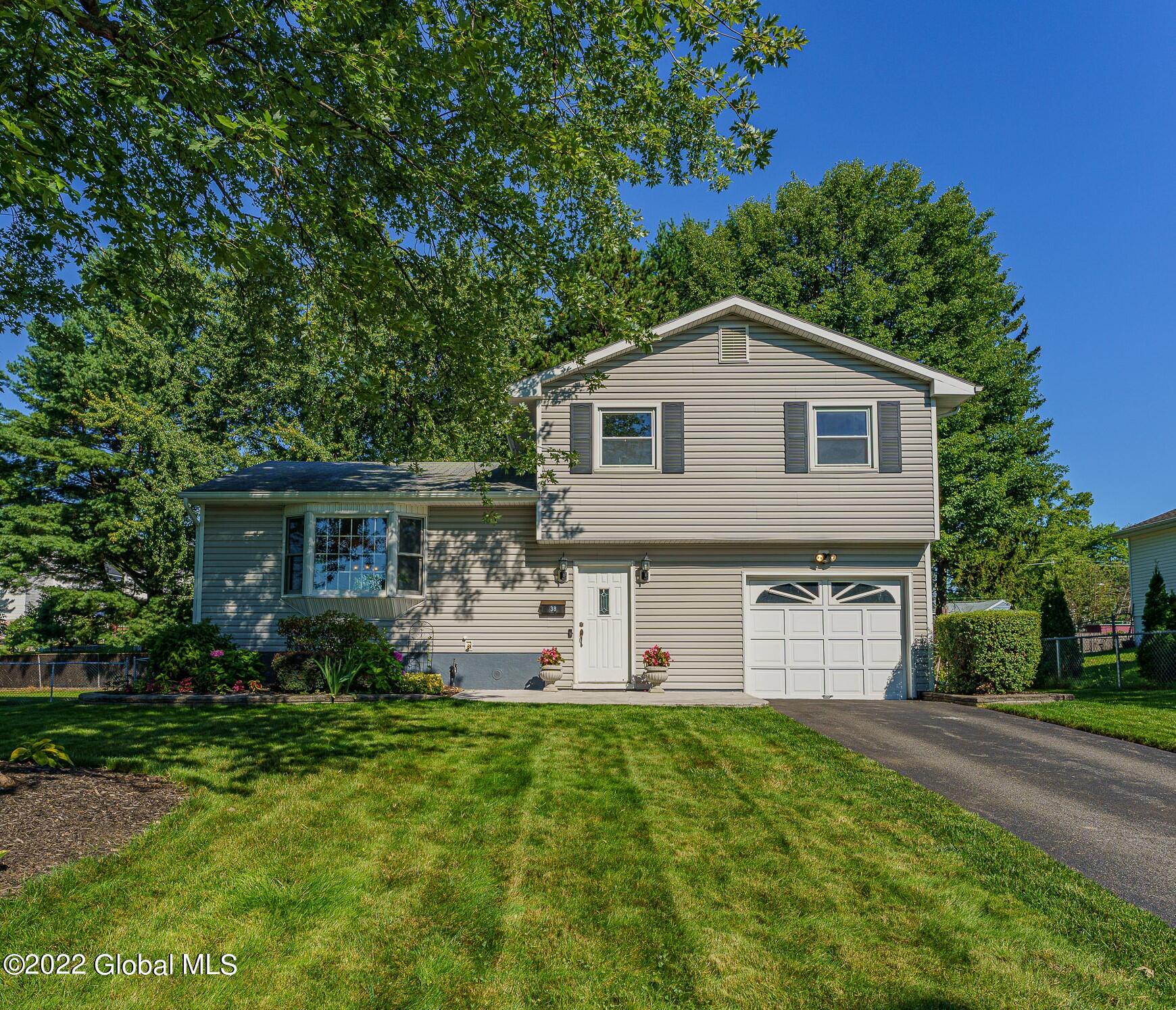 38 Crestone Road Colonie, NY 12205 - Photo 2 of 37 0 front 1 (2)