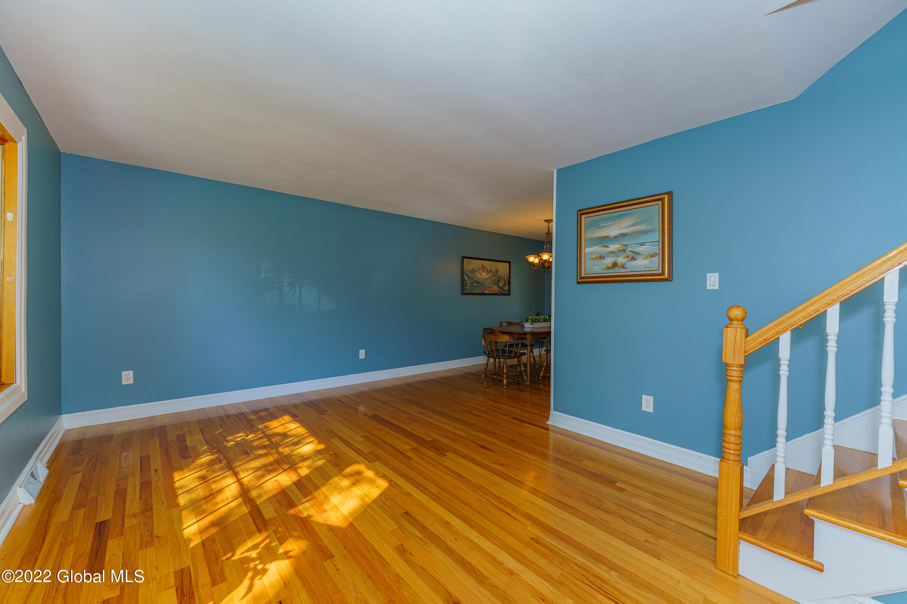 38 Crestone Road Colonie, NY 12205 - Photo 6 of 37 2 Livingroom 1