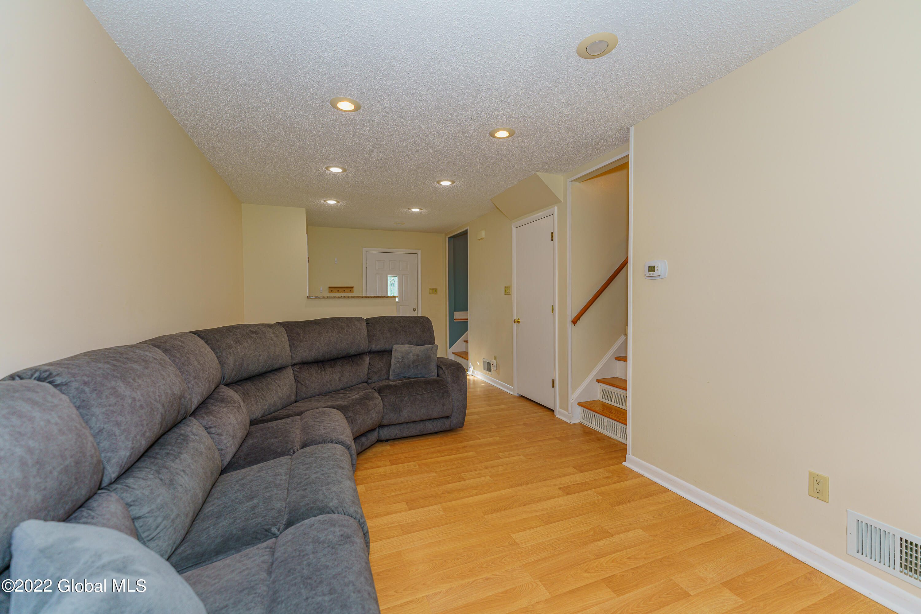 38 Crestone Road Colonie, NY 12205 - Photo 10 of 37 1 Entrway 4