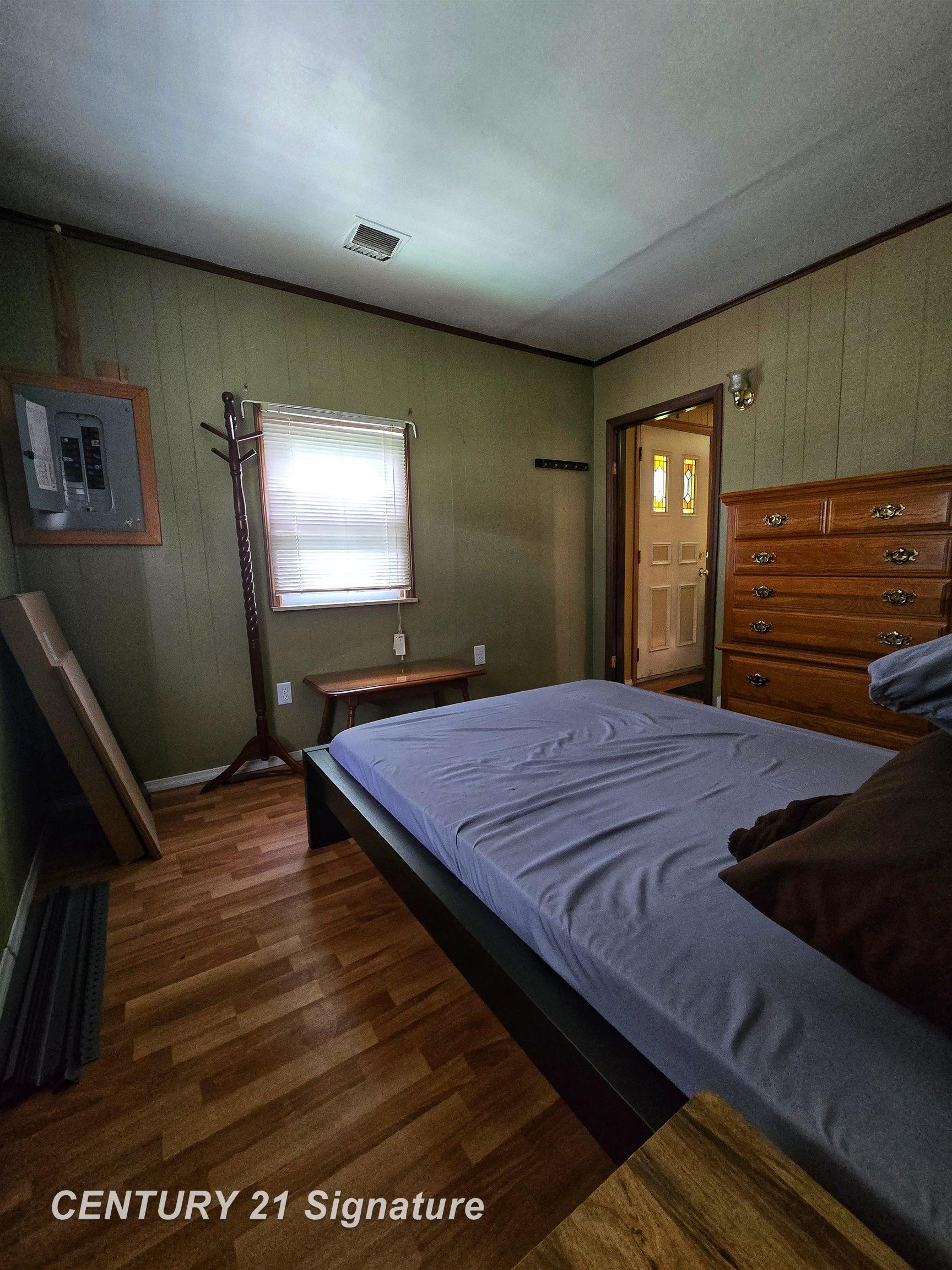 1677 Huntington Road Saginaw, MI 48601 - Photo 13 of 25 50145824-c14c8509-f1ee-44a4-8493-ad79f9a841d2.JPG