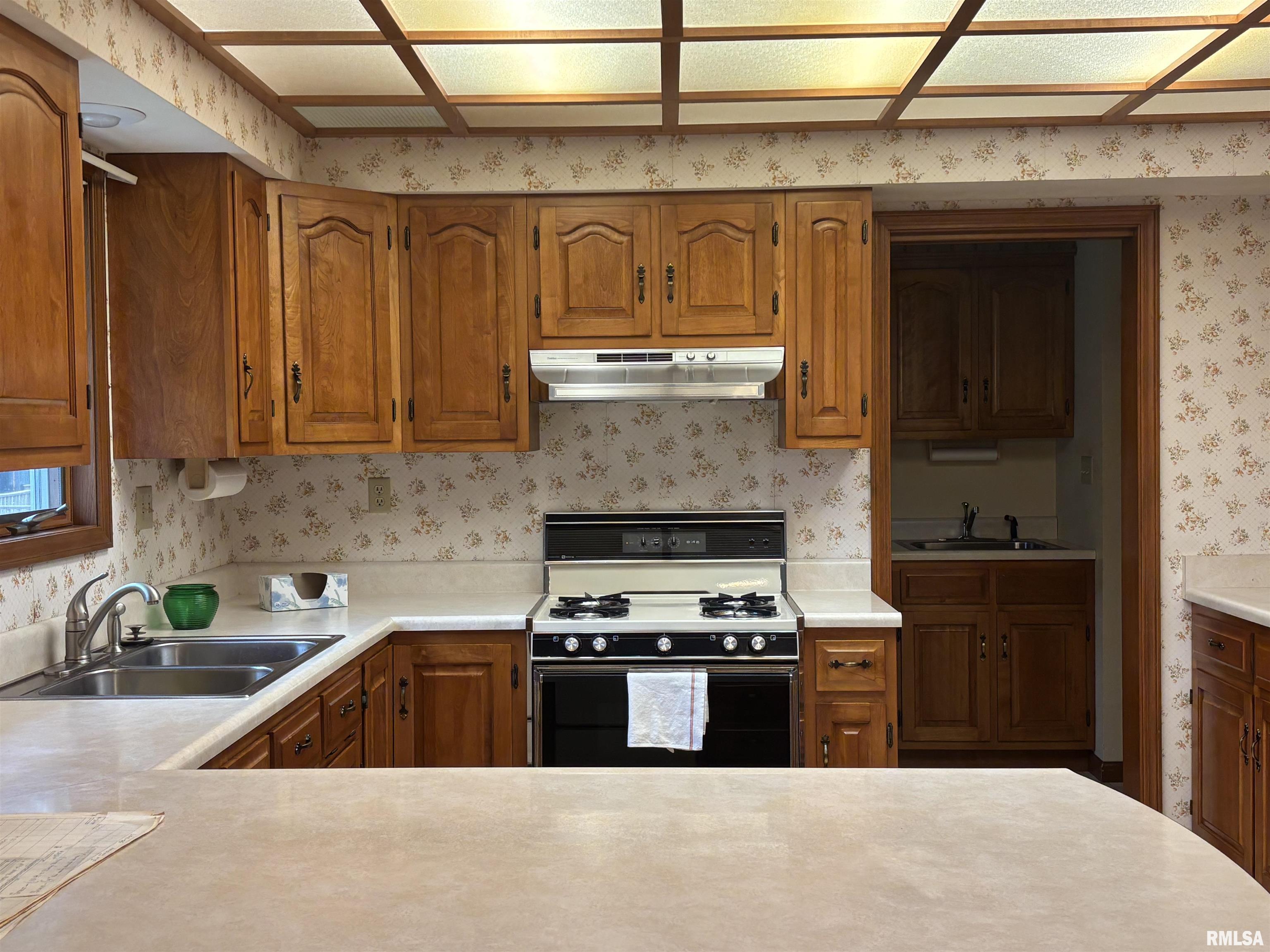 2524 Winfield Drive Springfield, IL 62704 - Photo 12 of 32