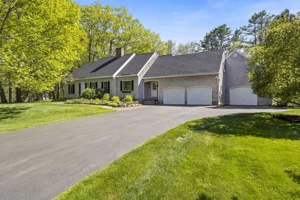 $1,250,000 | 9 Sea Spray Reach, Yarmouth, ME 04096