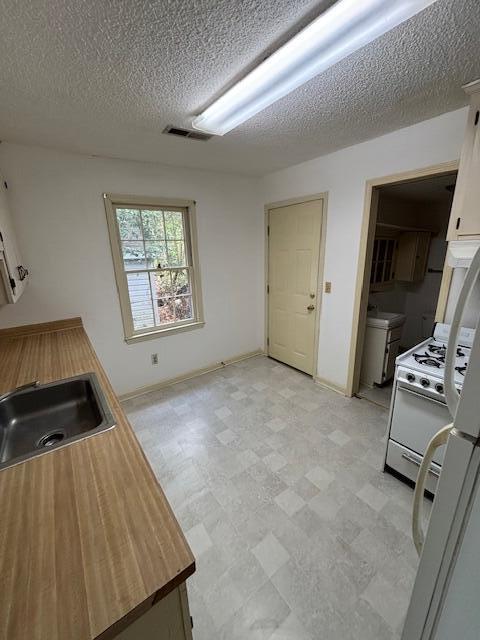 404 West Hampton Avenue, Unit 3 Sumter, SC 29150 - Photo 4 of 9 IMG_6990