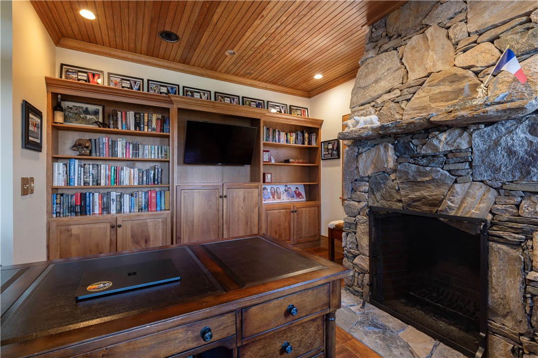 11 Bucks Trail Westerly, RI 02891 - Photo 27 of 50 Stone fireplace and built-ins.