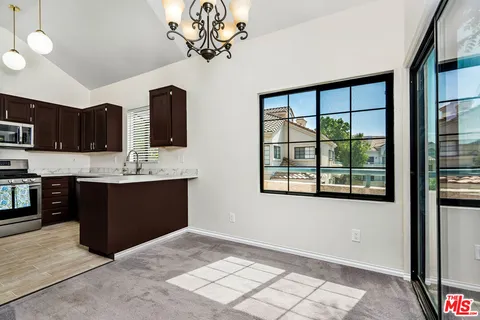 $460,000 | 18129 Erik Court, Unit 328, Canyon Country, CA 91387
