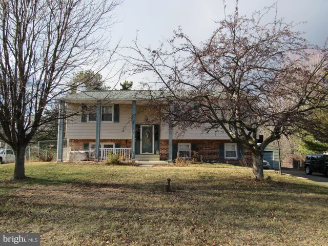 $1,200 | 221 Swinehart Road, Boyertown, PA 19512