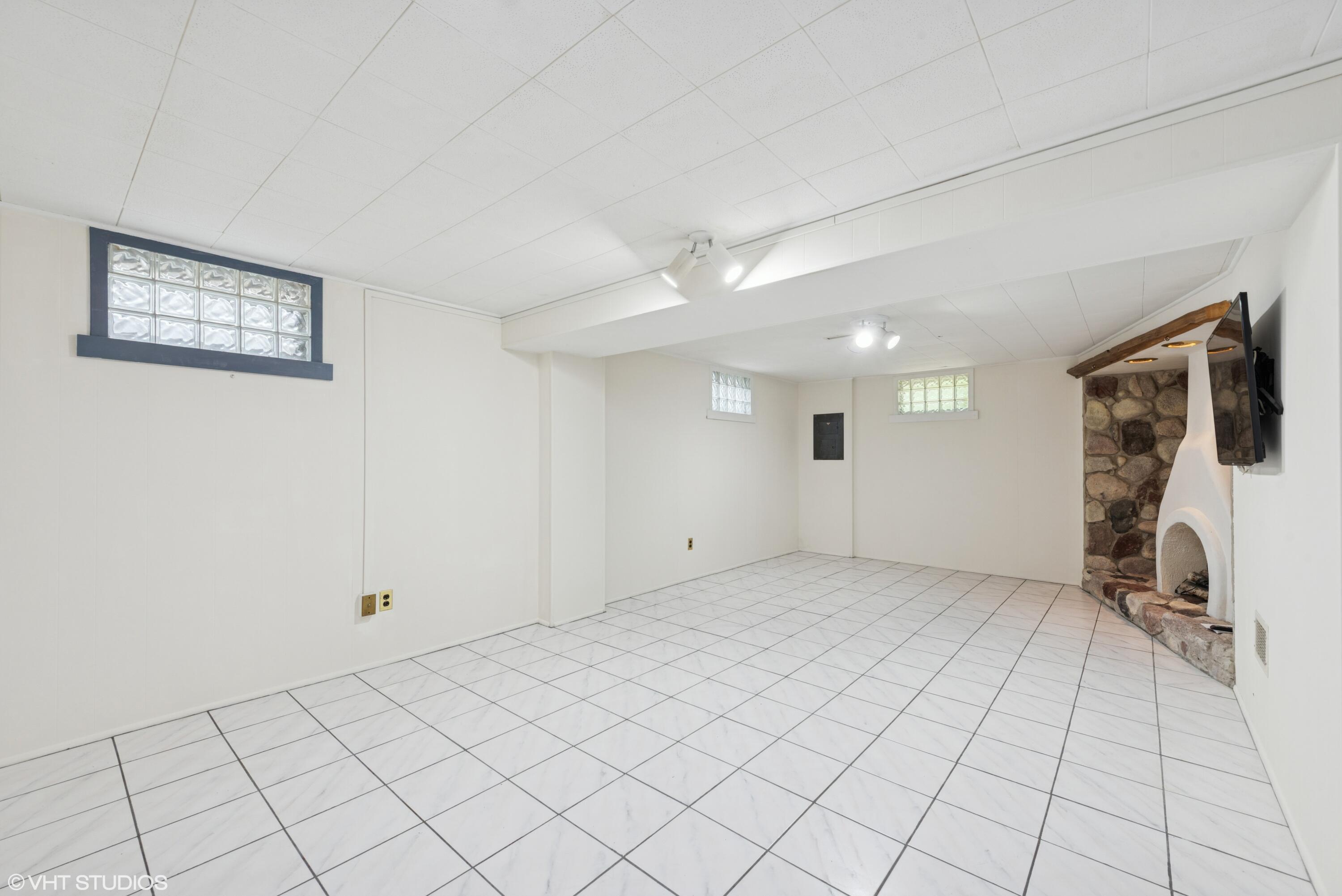 925 North Warren Street Gary, IN 46403 - Photo 12 of 17 3000x2002