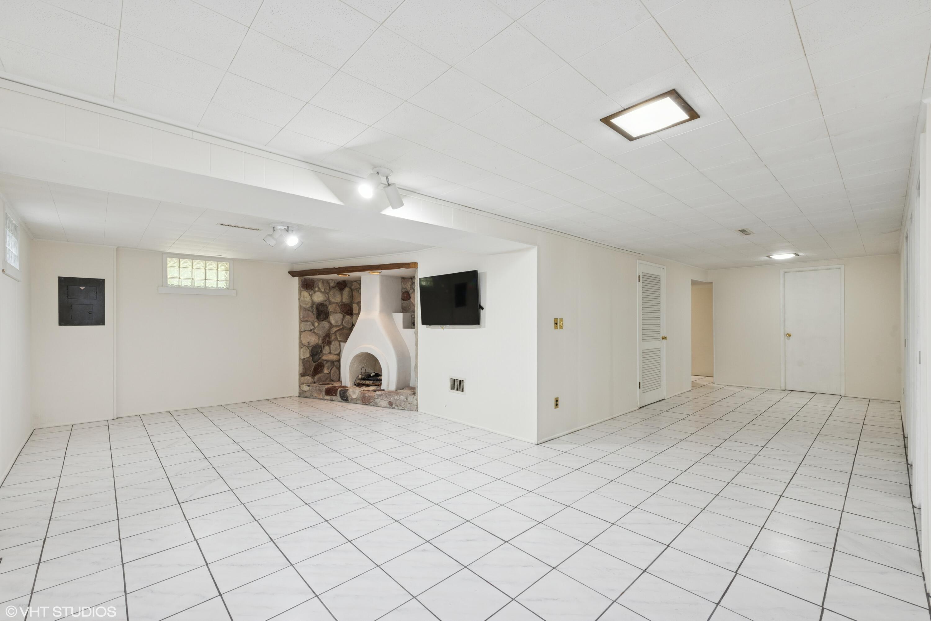 925 North Warren Street Gary, IN 46403 - Photo 13 of 17 3000x2002