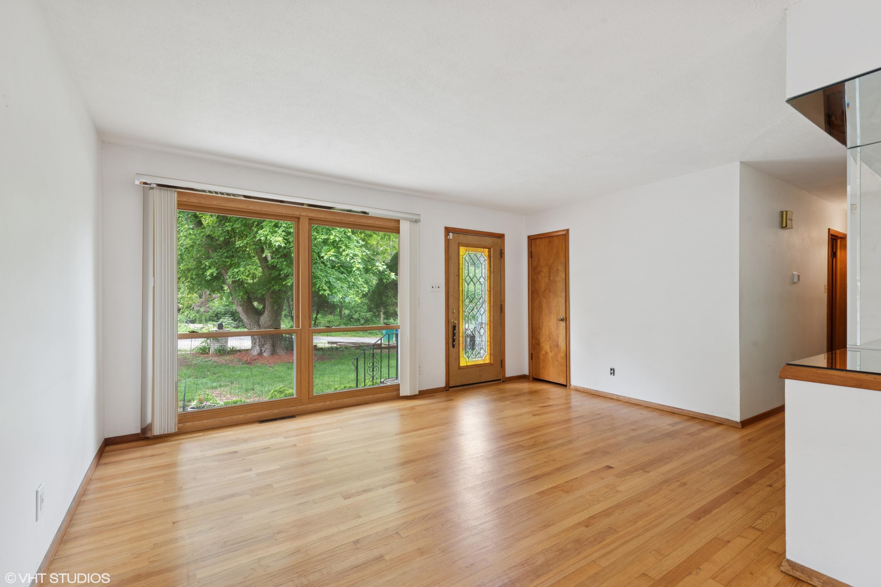 925 North Warren Street Gary, IN 46403 - Photo 3 of 17 3000x2002