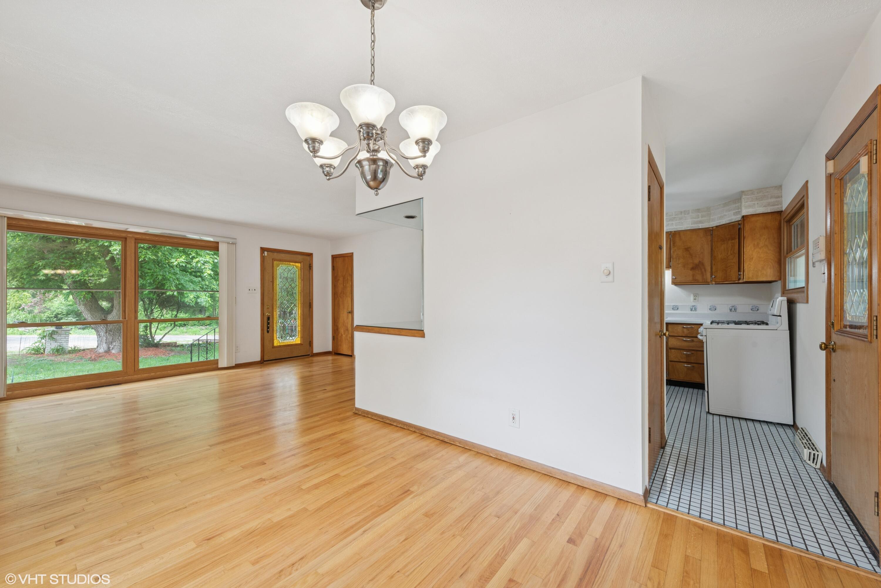 925 North Warren Street Gary, IN 46403 - Photo 4 of 17 3000x2002