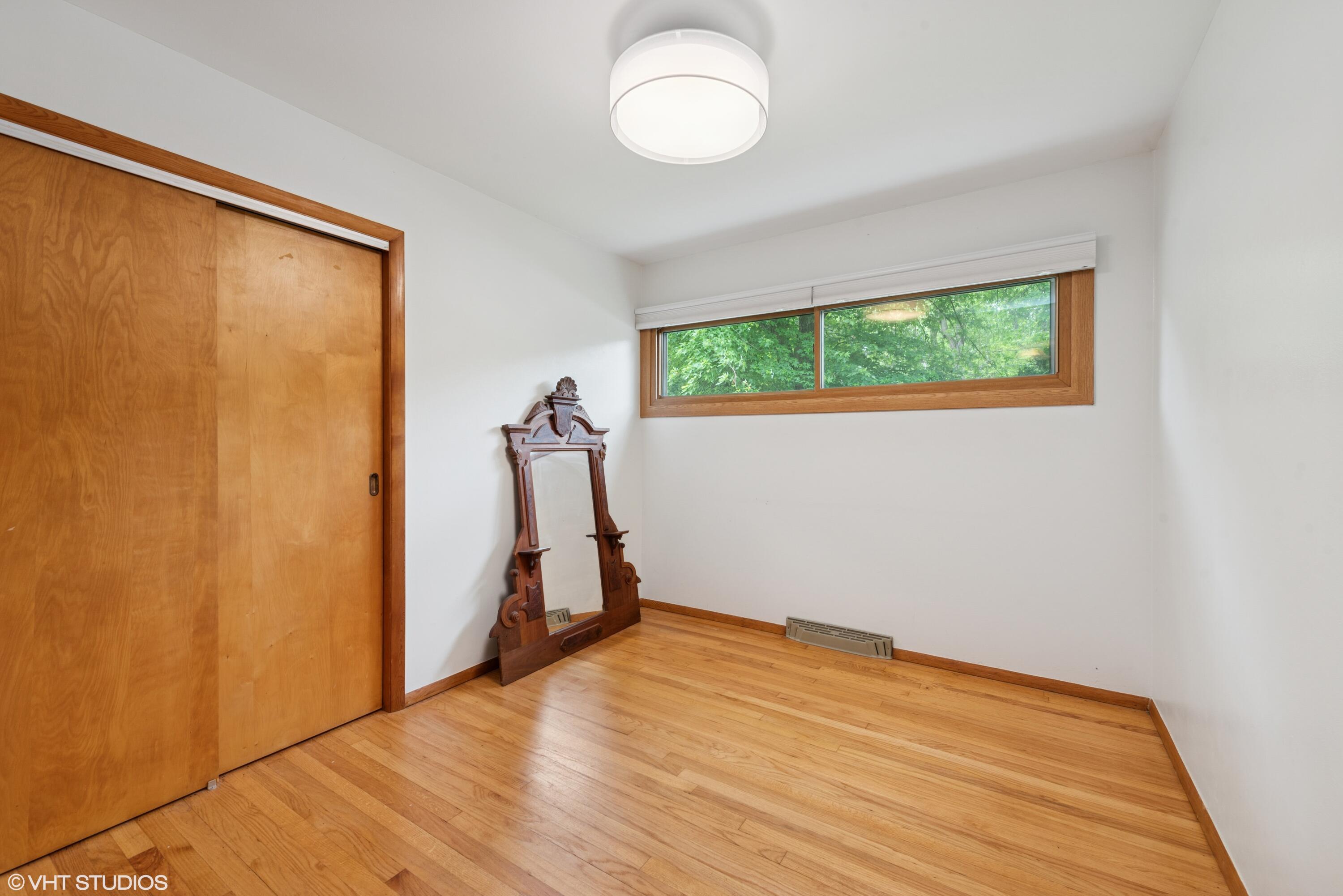 925 North Warren Street Gary, IN 46403 - Photo 8 of 17 3000x2002