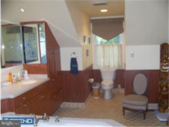 538 Millbrook Road Devon, PA 19333 - Photo 7 of 12
