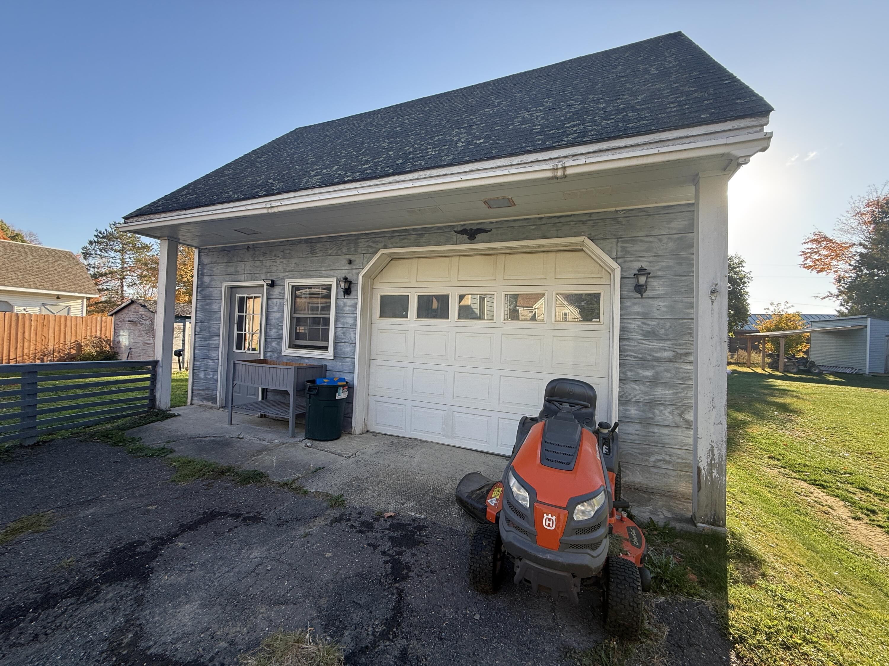 49 Elm Street Houlton, ME 04730 - Photo 4 of 28 IMG_2447