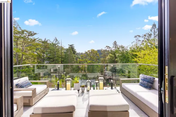 $1,198,000 | 45 Homeglen Lane, Oakland, CA 94611