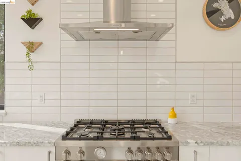 $1,198,000 | 45 Homeglen Lane, Oakland, CA 94611