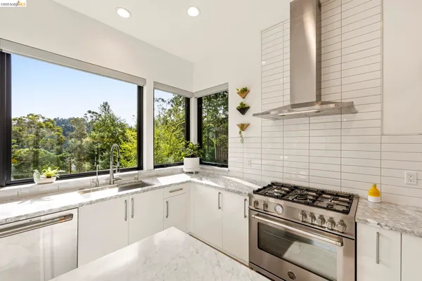 $1,198,000 | 45 Homeglen Lane, Oakland, CA 94611