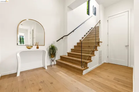 $1,198,000 | 45 Homeglen Lane, Oakland, CA 94611