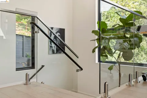 $1,198,000 | 45 Homeglen Lane, Oakland, CA 94611