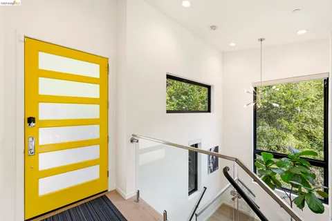 $1,198,000 | 45 Homeglen Lane, Oakland, CA 94611