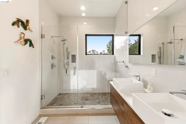 $1,198,000 | 45 Homeglen Lane, Oakland, CA 94611