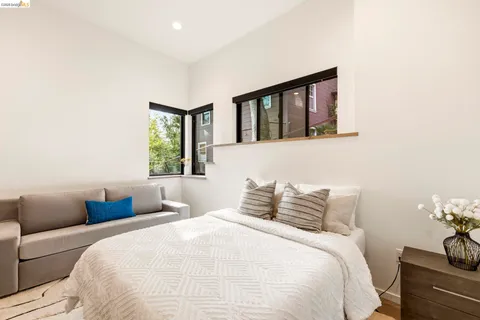 $1,198,000 | 45 Homeglen Lane, Oakland, CA 94611