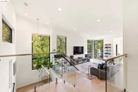 $1,198,000 | 45 Homeglen Lane, Oakland, CA 94611