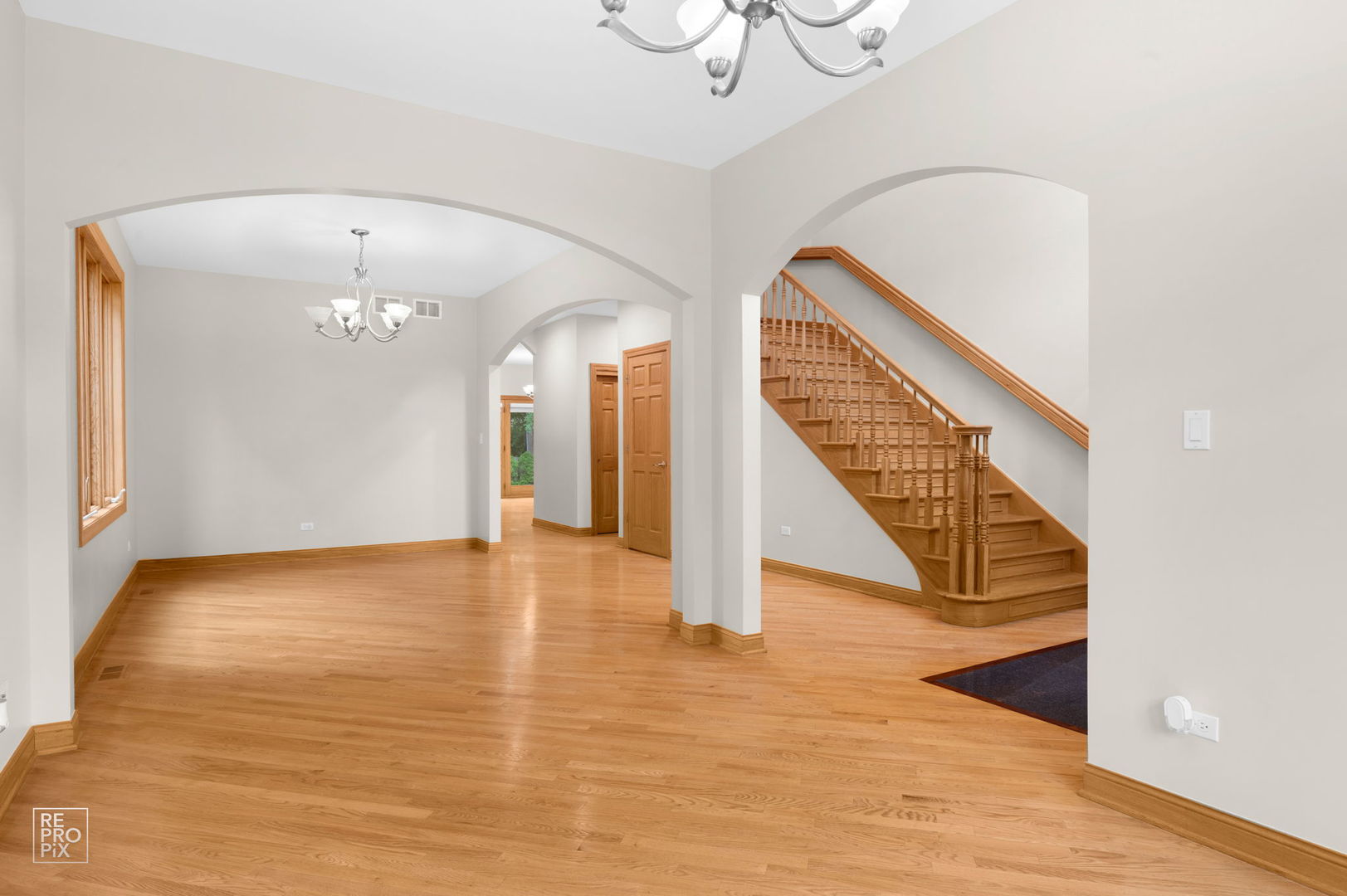 1017 Red Oak Street Addison, IL 60101 - Photo 7 of 36