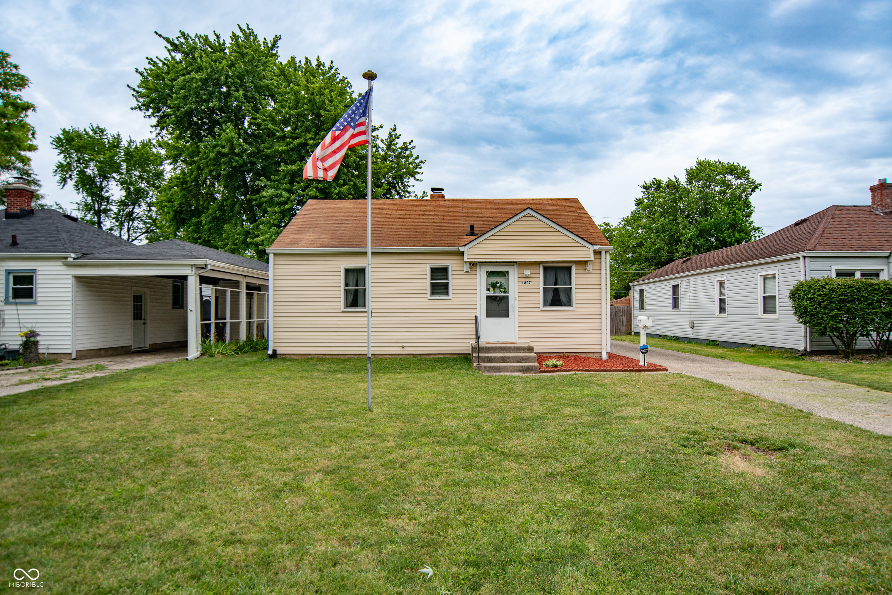 1827 North Riley Avenue Indianapolis, IN 46218 - Photo 1 of 16 Gallery Image 1